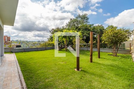 Casa de condomínio à venda com 327m², 4 quartos e 6 vagasQuintal