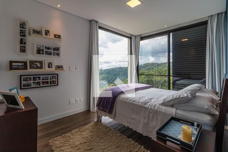 Casa de condomínio à venda com 327m², 4 quartos e 6 vagasSuíte 1