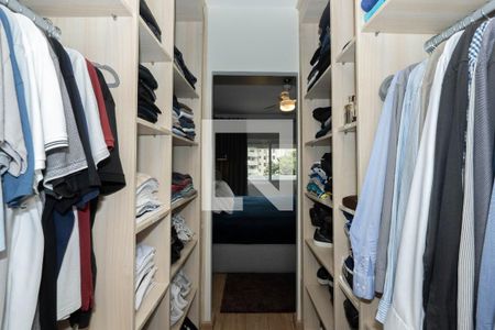 Apartamento à venda com 105m², 2 quartos e 1 vagaCloset da suíte