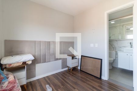 Suíte de apartamento para alugar com 2 quartos, 61m² em Parque Fongaro, São Paulo