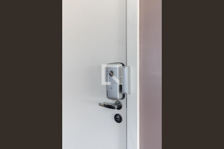 Fechadura Eletrõnica  de apartamento para alugar com 2 quartos, 61m² em Parque Fongaro, São Paulo