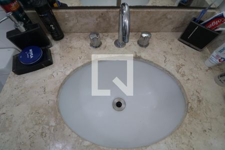 Apartamento à venda com 130m², 3 quartos e 2 vagasBanheiro da Suite 2 -pia