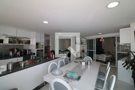 Apartamento à venda com 130m², 3 quartos e 2 vagasCozinha