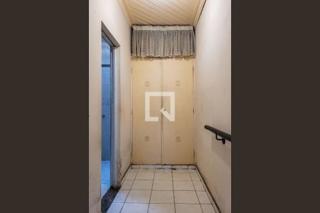 Casa à venda com 180m², 2 quartos e 1 vaga Casa à venda com 180m², 2 quartos e 1 vagaCorredor