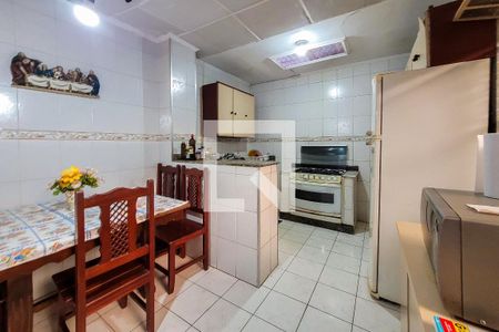 Casa à venda com 180m², 2 quartos e 1 vaga Casa à venda com 180m², 2 quartos e 1 vagaCozinha