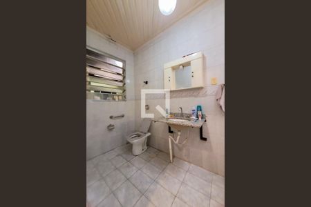 Casa à venda com 180m², 2 quartos e 1 vaga Casa à venda com 180m², 2 quartos e 1 vagaBanheiro