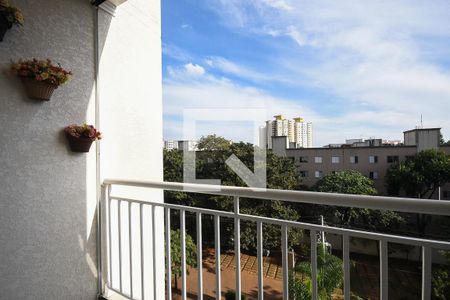 Varanda de apartamento à venda com 3 quartos, 57m² em Vila Pirajussara, São Paulo