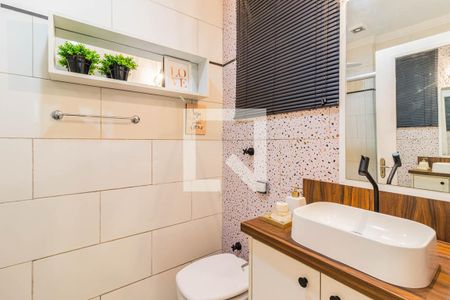 Banheiro de apartamento para alugar com 1 quarto, 44m² em Floresta, Porto Alegre