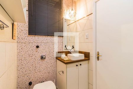 Banheiro de apartamento para alugar com 1 quarto, 44m² em Floresta, Porto Alegre