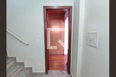 Escada de apartamento à venda com 4 quartos, 165m² em Cidade Nova, Belo Horizonte