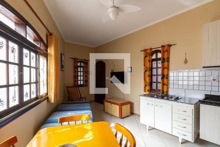 Sala de casa para alugar com 2 quartos, 95m² em Vilamar, Praia Grande