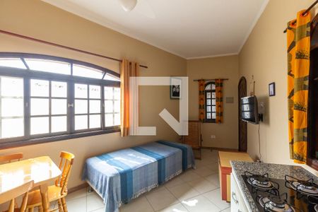 Sala de casa para alugar com 2 quartos, 95m² em Vilamar, Praia Grande