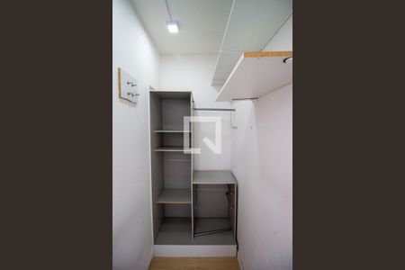Closset de apartamento para alugar com 1 quarto, 24m² em Vila Campanela, São Paulo