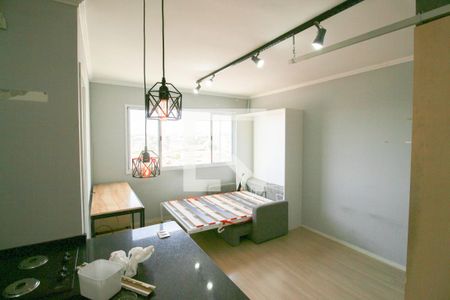 Sala / Quarto de apartamento para alugar com 1 quarto, 24m² em Vila Campanela, São Paulo
