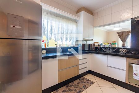 Casa à venda com 331m², 3 quartos e 6 vagas Casa à venda com 331m², 3 quartos e 6 vagasCozinha