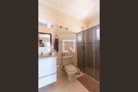 Casa à venda com 331m², 3 quartos e 6 vagas Casa à venda com 331m², 3 quartos e 6 vagasBanheiro da Suíte 2