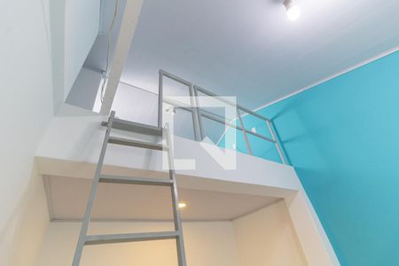 Escada de kitnet/studio para alugar com 1 quarto, 25m² em Vila Marte, São Paulo