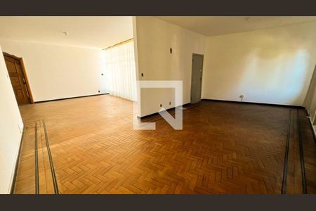 Casa à venda com 587m², 5 quartos e 16 vagasQuarto 1