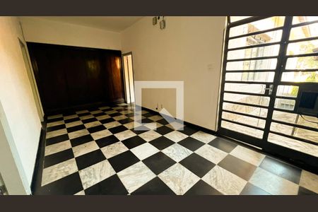 Casa à venda com 587m², 5 quartos e 16 vagasCorredor