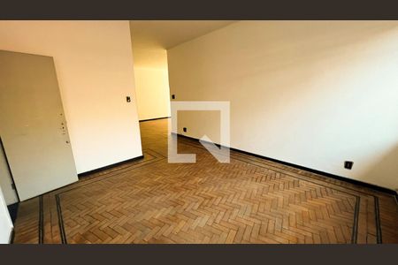 Casa à venda com 587m², 5 quartos e 16 vagasQuarto 2