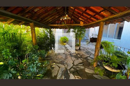 Casa à venda com 587m², 5 quartos e 16 vagasÁrea externa