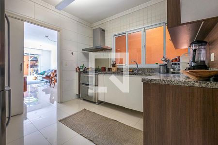 Casa à venda com 151m², 2 quartos e 2 vagas Casa à venda com 151m², 2 quartos e 2 vagasCozinha