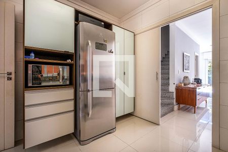 Casa à venda com 151m², 2 quartos e 2 vagas Casa à venda com 151m², 2 quartos e 2 vagasCozinha