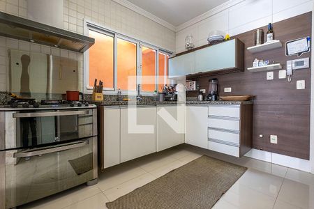 Casa à venda com 151m², 2 quartos e 2 vagas Casa à venda com 151m², 2 quartos e 2 vagasCozinha