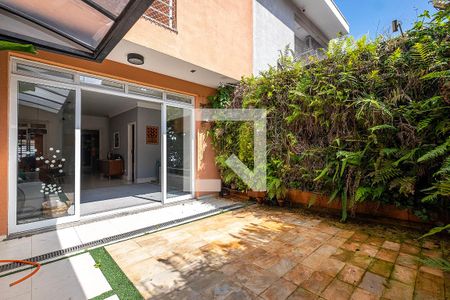 Quintal de casa à venda com 2 quartos, 151m² em Alto de Pinheiros, São Paulo