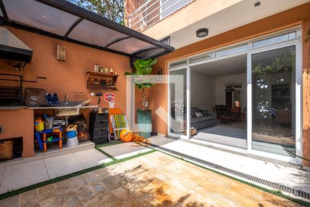 Quintal de casa à venda com 2 quartos, 151m² em Alto de Pinheiros, São Paulo