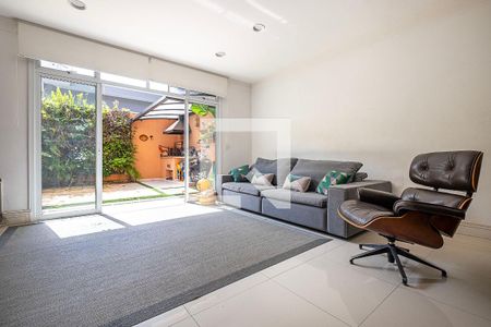 Sala de casa à venda com 2 quartos, 151m² em Alto de Pinheiros, São Paulo