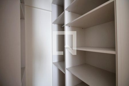 Closet da suíte de apartamento para alugar com 3 quartos, 85m² em São Pedro, Belo Horizonte