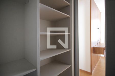 Closet da suíte de apartamento para alugar com 3 quartos, 85m² em São Pedro, Belo Horizonte