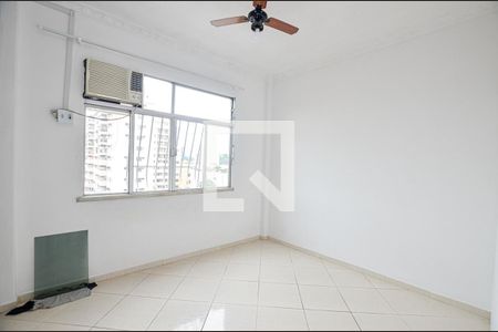 Quarto 1 de apartamento para alugar com 2 quartos, 63m² em Centro, Niterói