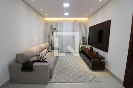 Sala de casa à venda com 3 quartos, 212m² em Jardim Piqueroby, São Paulo