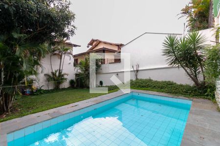 Casa à venda com 300m², 4 quartos e 4 vagasQuintal