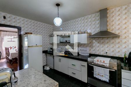 Casa à venda com 300m², 4 quartos e 4 vagasCozinha