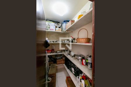 Casa à venda com 300m², 4 quartos e 4 vagasÁrea de Serviço