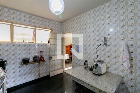 Casa à venda com 300m², 4 quartos e 4 vagasCozinha