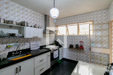 Casa à venda com 300m², 4 quartos e 4 vagasCozinha