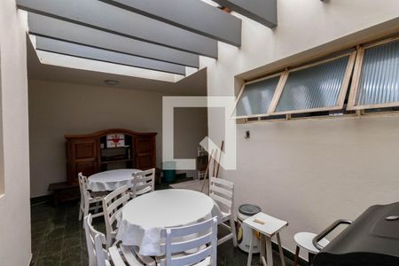 Casa à venda com 300m², 4 quartos e 4 vagasÁrea de Serviço