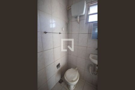 Banheiro de apartamento à venda com 1 quarto, 40m² em Parada de Lucas, Rio de Janeiro