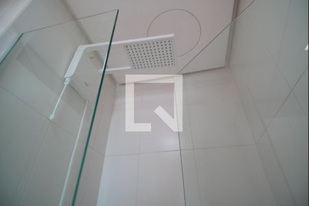 Banheiro de kitnet/studio para alugar com 1 quarto, 38m² em Três Figueiras, Porto Alegre