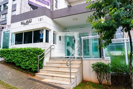 Apartamento à venda com 68m², 2 quartos e 2 vagasFachada e portaria