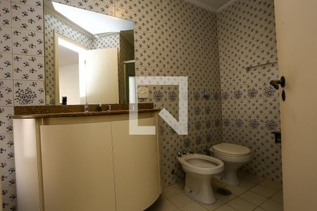 Apartamento à venda com 290m², 5 quartos e 3 vagasBanheiro da Suíte 2