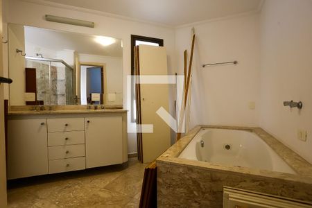 Apartamento à venda com 290m², 5 quartos e 3 vagasBanheiro da Suíte 4