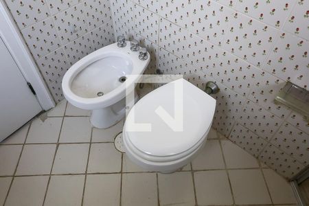 Apartamento à venda com 290m², 5 quartos e 3 vagasBanheiro da Suíte 1