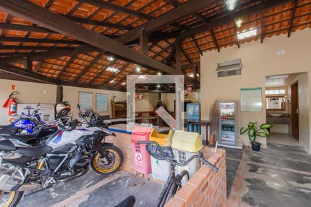Casa para alugar com 75m², 2 quartos e 1 vaga Casa para alugar com 75m², 2 quartos e 1 vagaSalão de churrasqueira