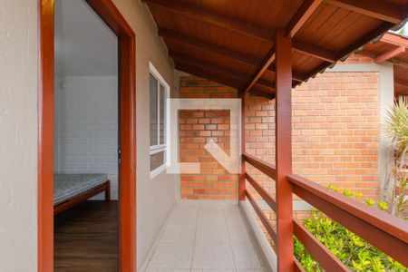 Casa para alugar com 75m², 2 quartos e 1 vaga Casa para alugar com 75m², 2 quartos e 1 vagaSacada