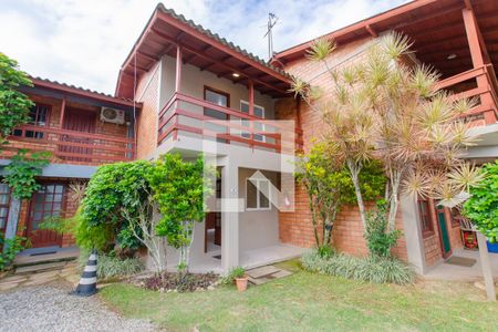 Casa para alugar com 75m², 2 quartos e 1 vaga Casa para alugar com 75m², 2 quartos e 1 vagaFachada
